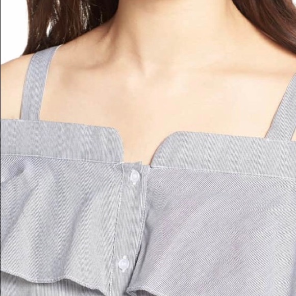 TROUVÉ Cold Shoulder Ruffle Blouse - Picture 4 of 7